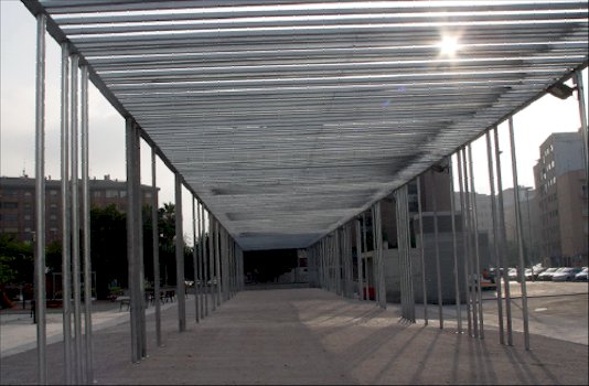 formando parte de la nueva y moderna imagen de Murcia, la mega-cutre-fashion pérgola