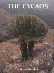 THE CYCADS. Loran M. Whitelock. (2002) Timber Press. 374 p. El estudio m�s moderno que de una forma global estudia a este grupo de plantas con aspecto de palmeras, las c�cadas. Estas plantas representan un linaje muy antiguo, remont�ndose su pasado hasta 200 millones de a�os atr�s, hasta el Jur�sico, seg�n revelan los f�siles hallados. El libro presenta 7 cap�tulos hasta la p�gina 52, donde se tratan aspectos tales como la clasificaci�n, morfolog�a, reproducci�n, cultivo, conservaci�n, usos, plagas, etc. El cap�tulo octavo trata, en sus 236 p�ginas, 289 especies pertenecientes a 11 g�neros, describi�ndolas ampliamente. La obra se ilustra con 505 fotograf�as a color. Se echa en falta el uso de claves de identificaci�n.
